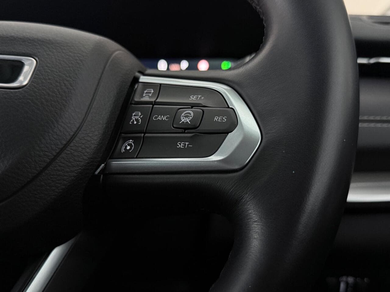 Jeep Compass thumbnail Misc Controls