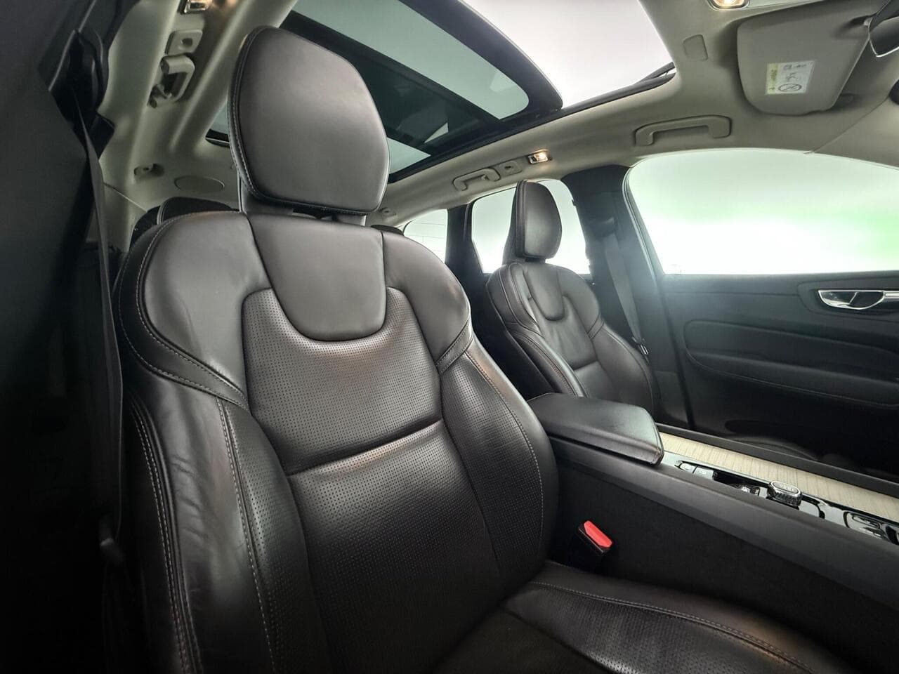 Volvo XC60 thumbnail Seat Driver