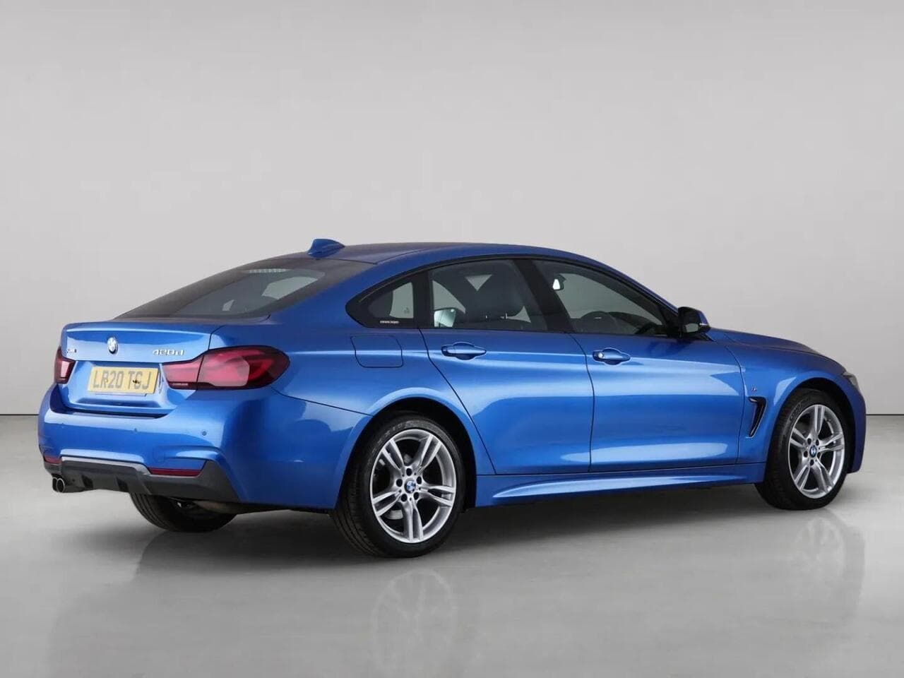 BMW 4 Series Gran Coupe thumbnail Rear Right