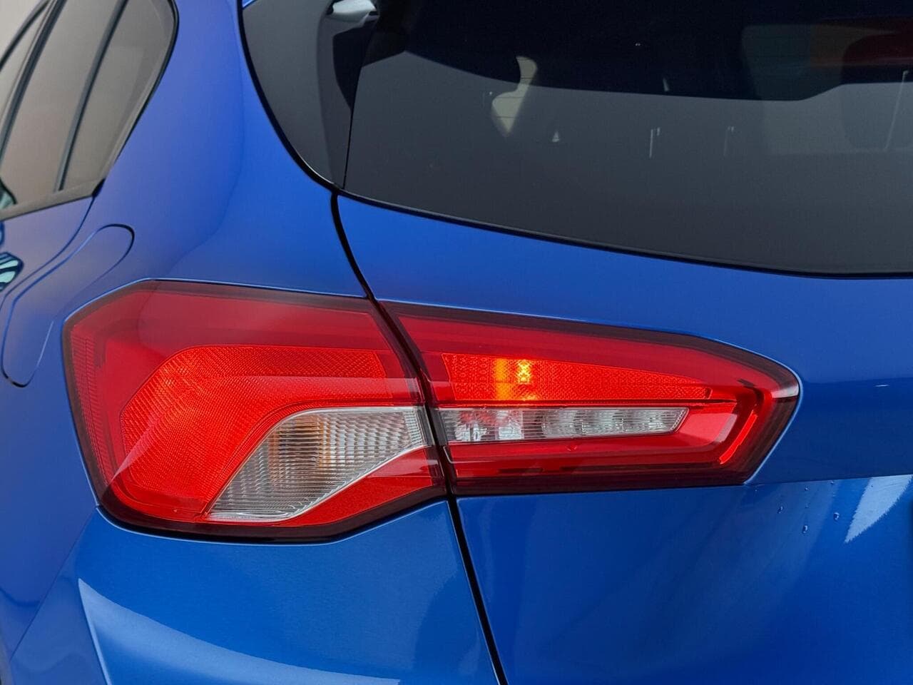 Ford Focus thumbnail Lights Rear