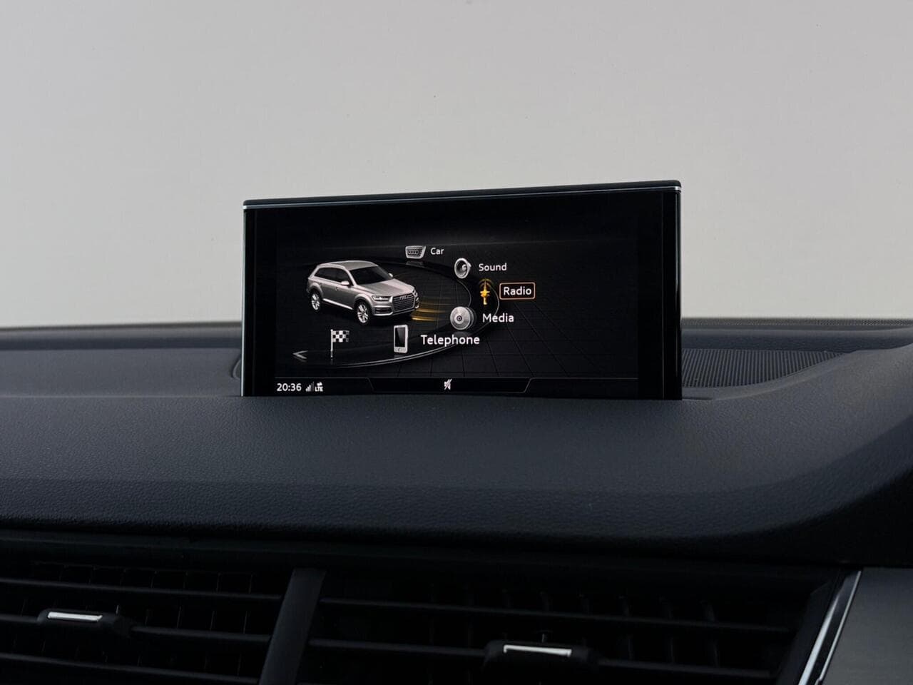 Audi Q7 thumbnail Infotainment System