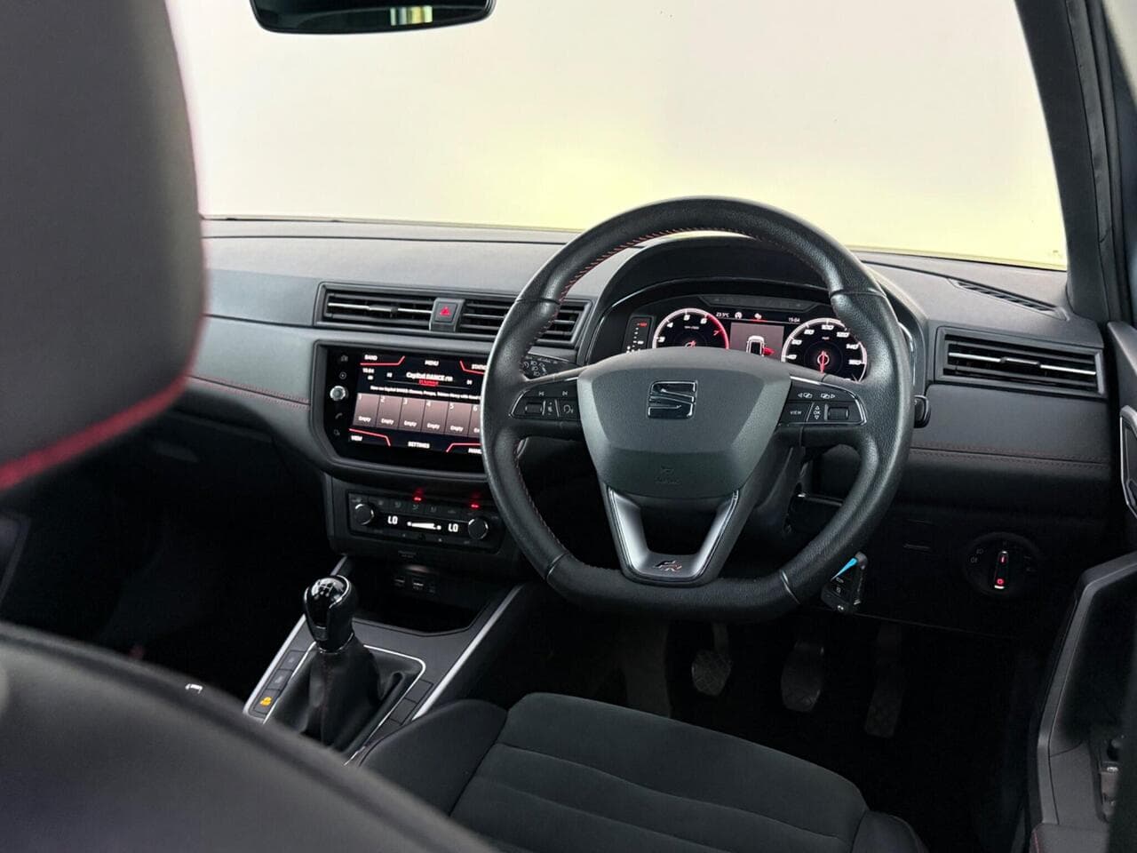 SEAT Arona thumbnail Interior Front
