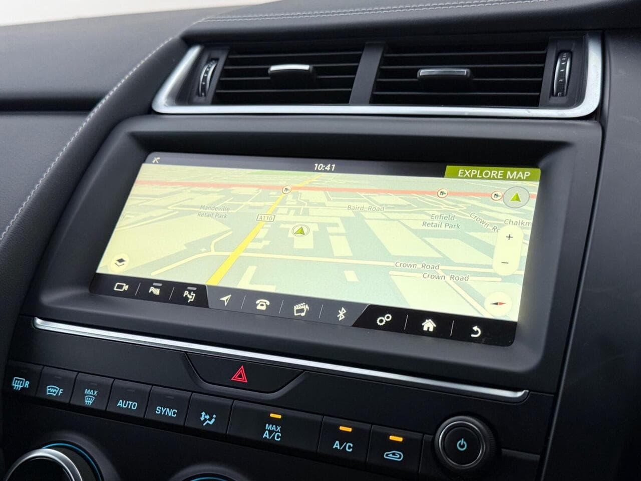 Jaguar E-PACE thumbnail Infotainment System