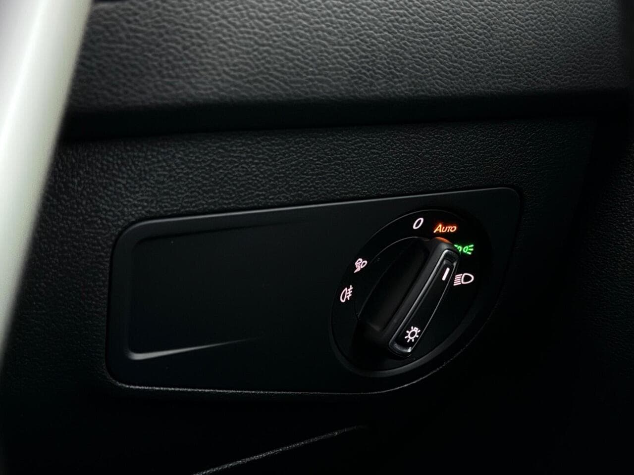 Volkswagen Tiguan thumbnail Misc Controls