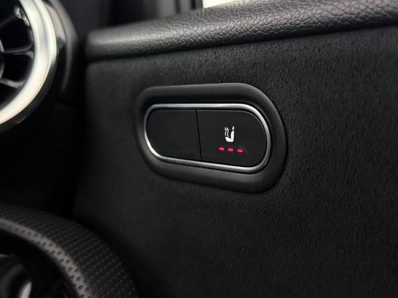 Mercedes-Benz A Class thumbnail Misc Controls