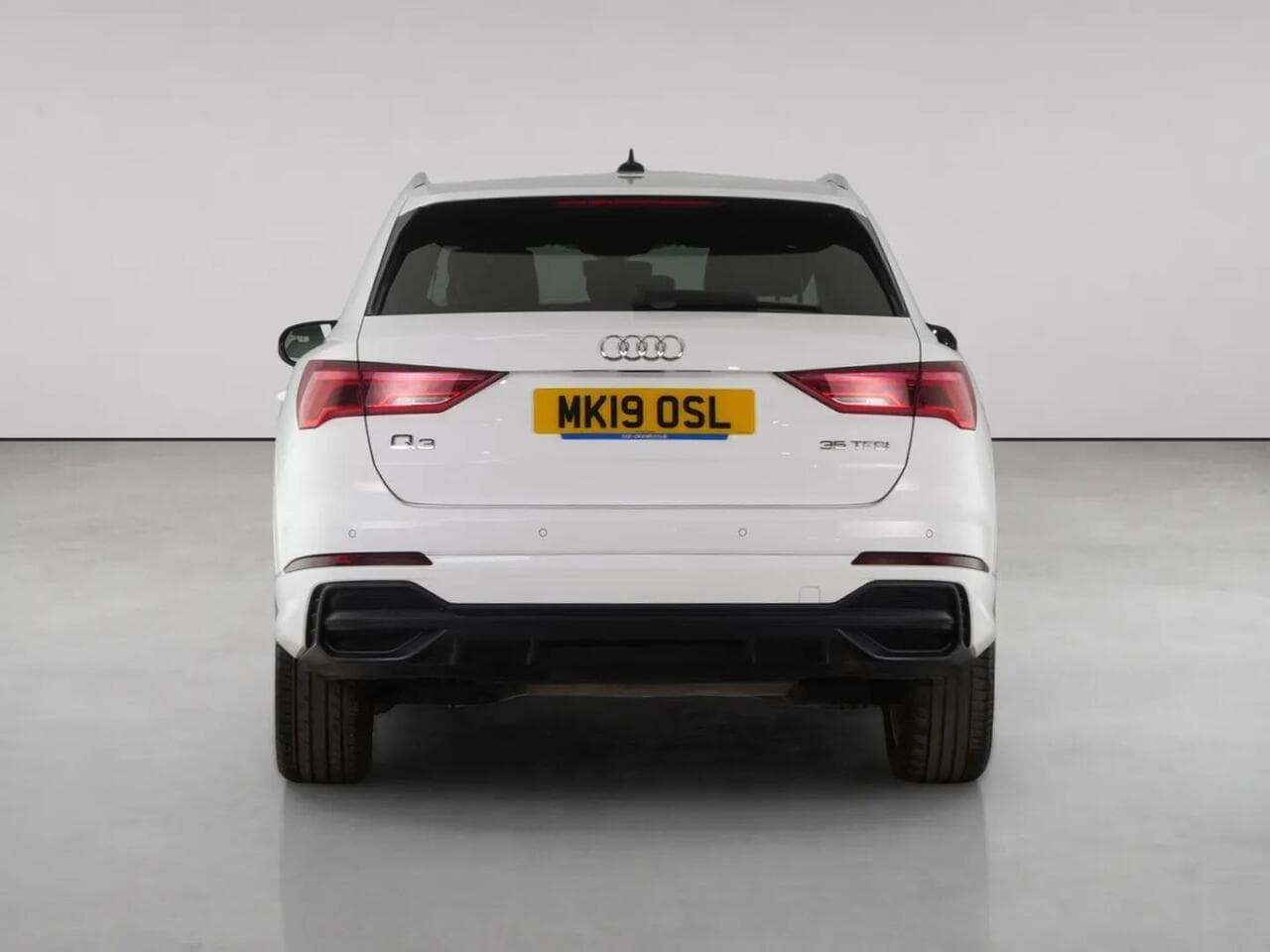 Audi Q3 thumbnail Rear