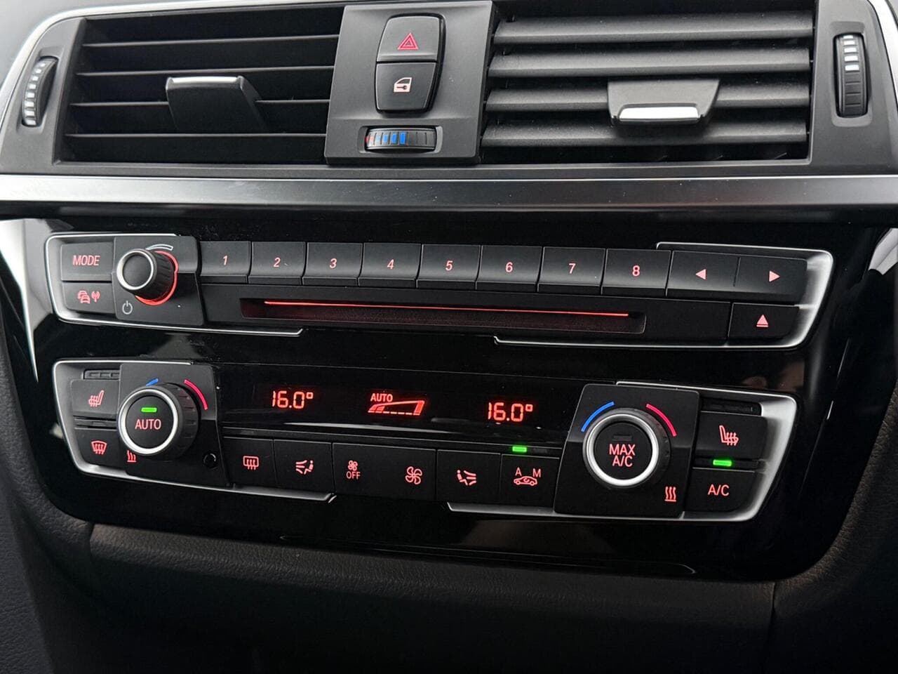 BMW 3 Series thumbnail Infotainment System