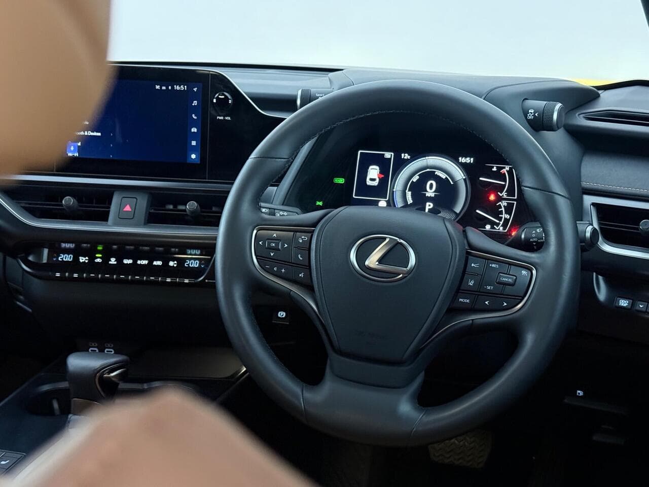 Lexus UX thumbnail Steering Wheel