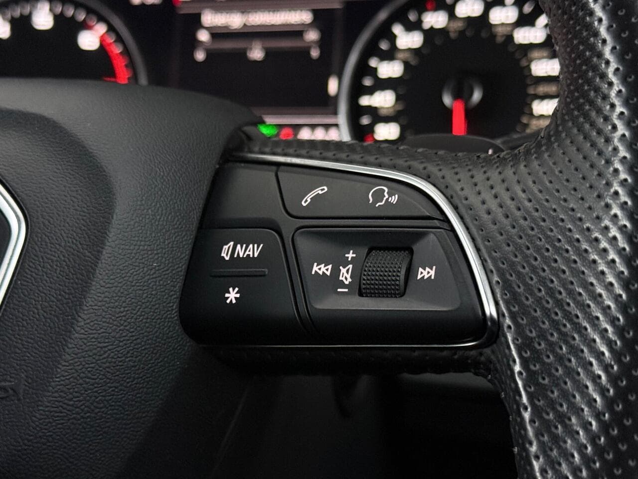 Audi Q5 thumbnail Misc Controls