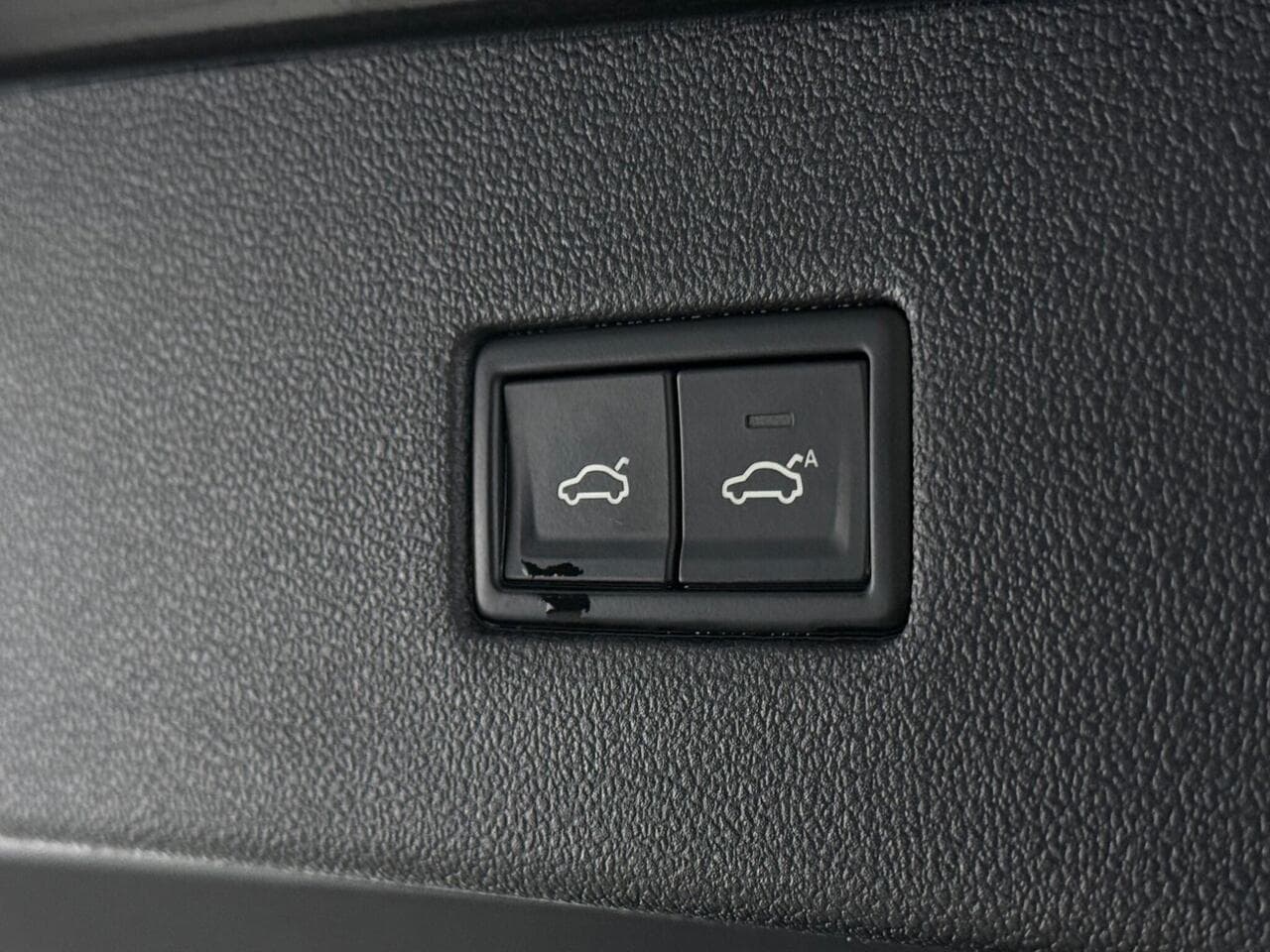 Volkswagen Tiguan Allspace thumbnail Misc Controls