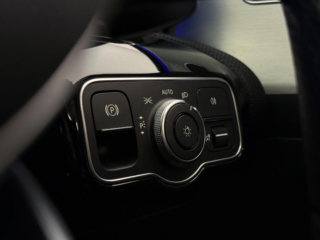 Mercedes-Benz A Class thumbnail Misc Controls