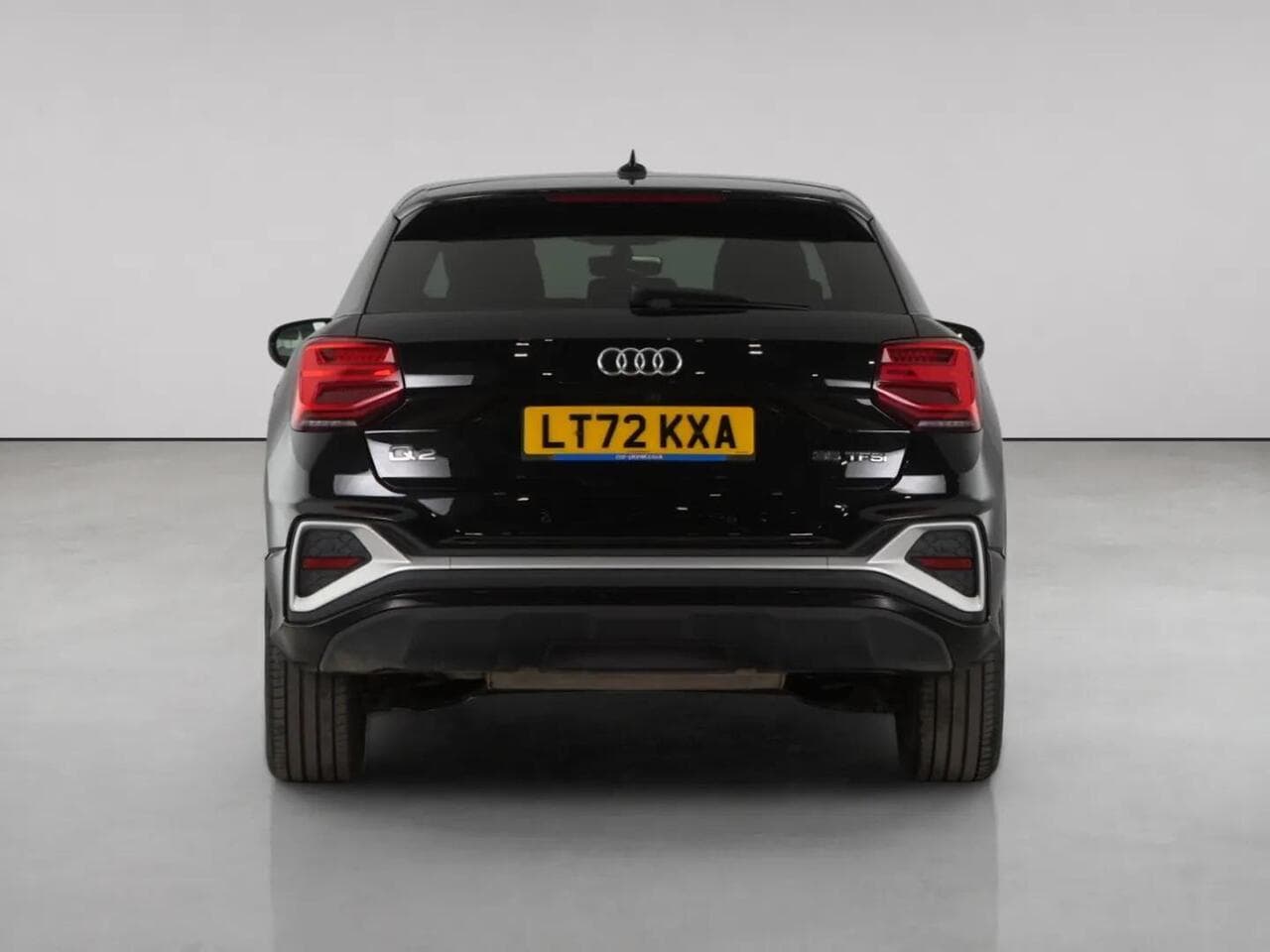 Audi Q2 thumbnail Rear