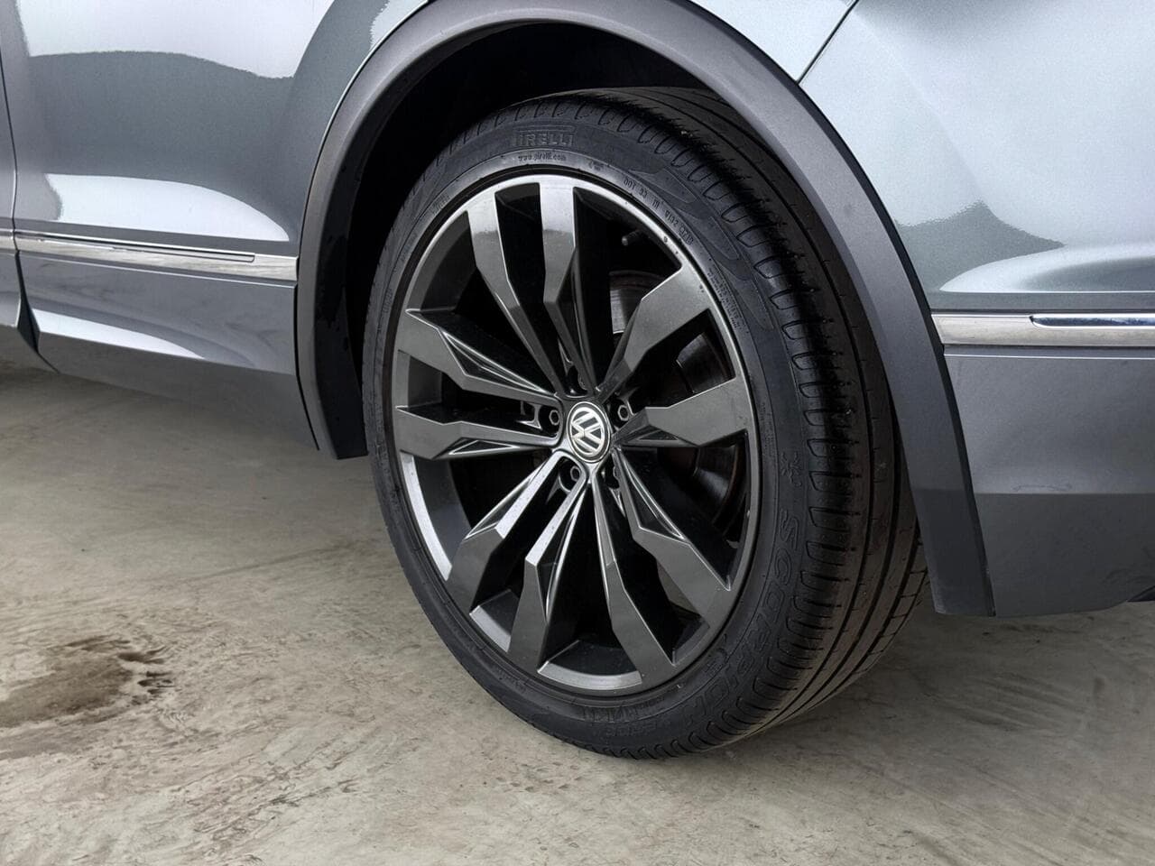Volkswagen Tiguan thumbnail Wheel