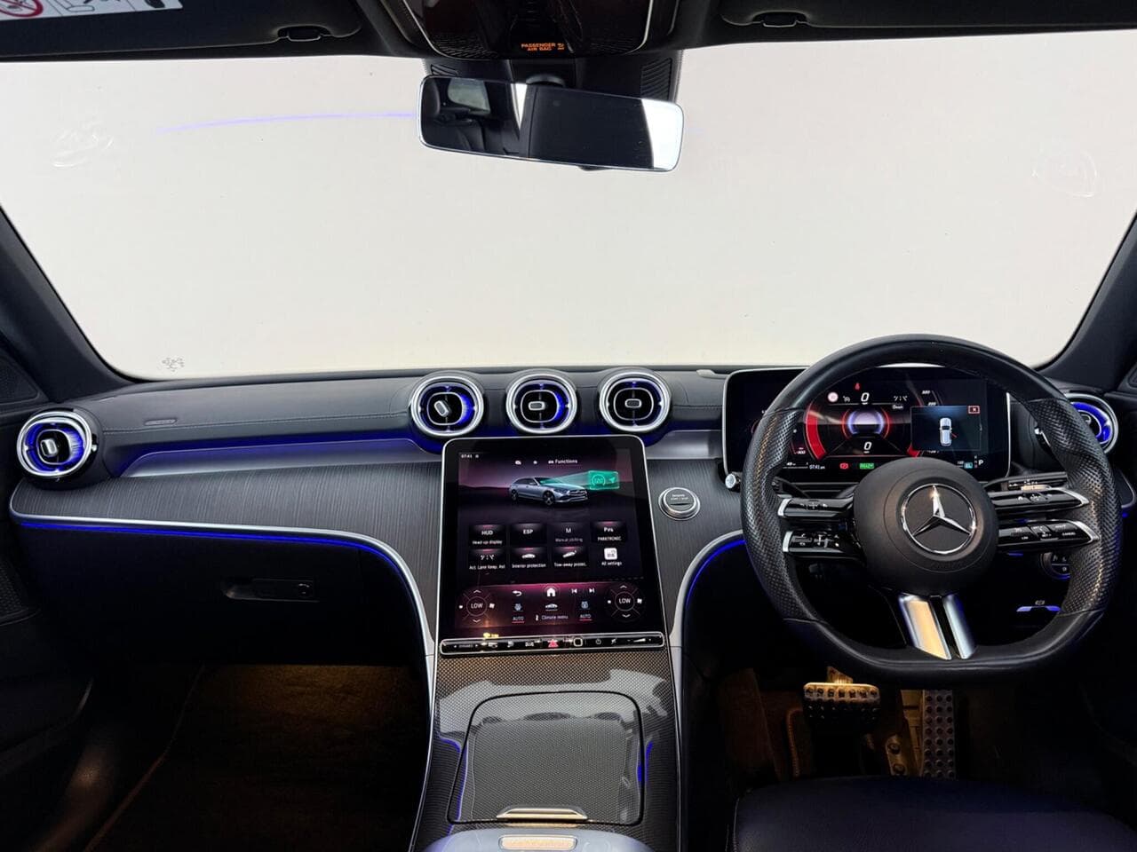 Mercedes-Benz C Class thumbnail Interior Front