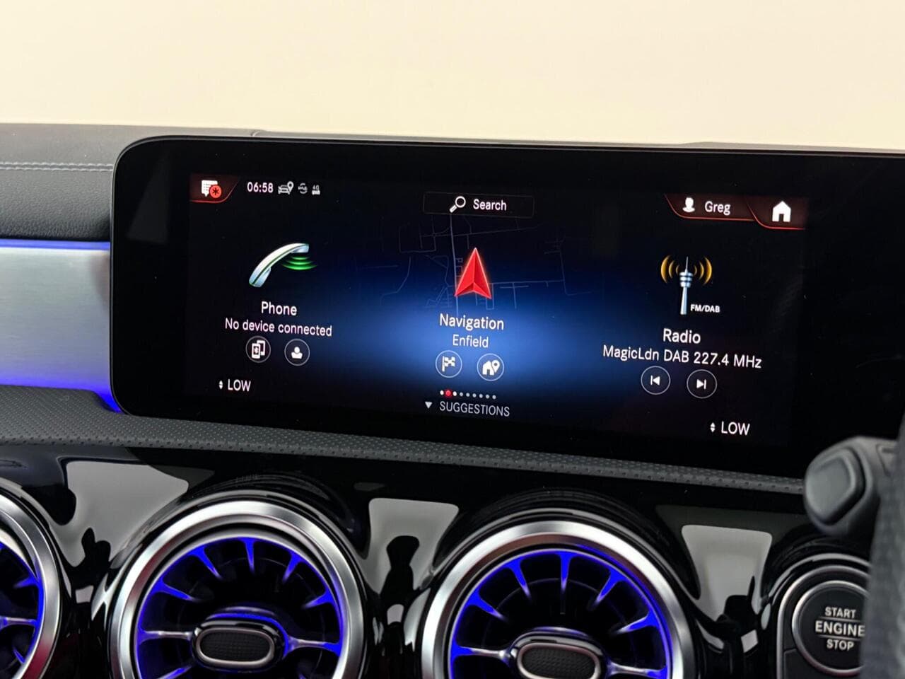 Mercedes-Benz CLA thumbnail Infotainment System