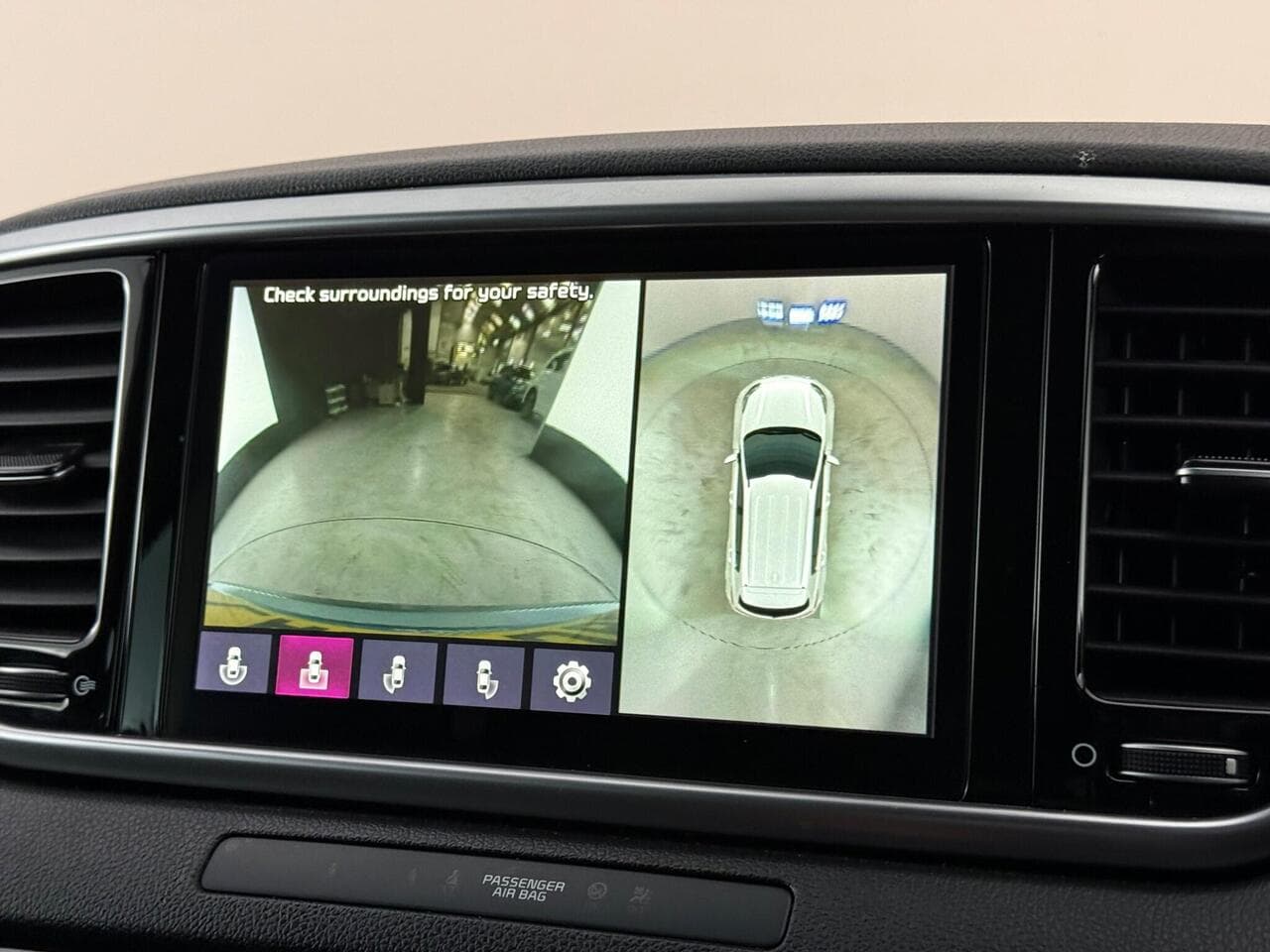Kia Sportage thumbnail Infotainment System
