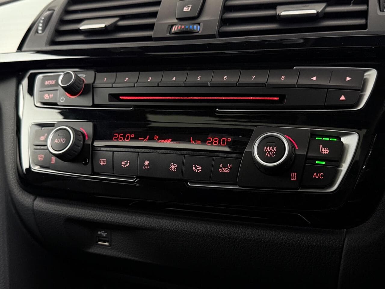 BMW 4 Series Gran Coupe thumbnail Infotainment System