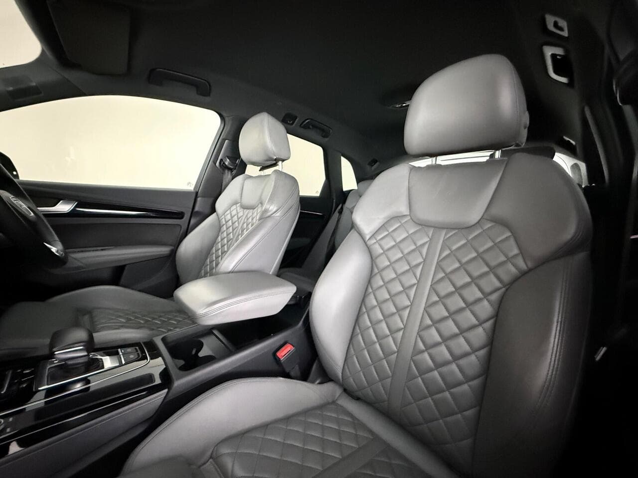 Audi Q5 thumbnail Seat Front Passenger