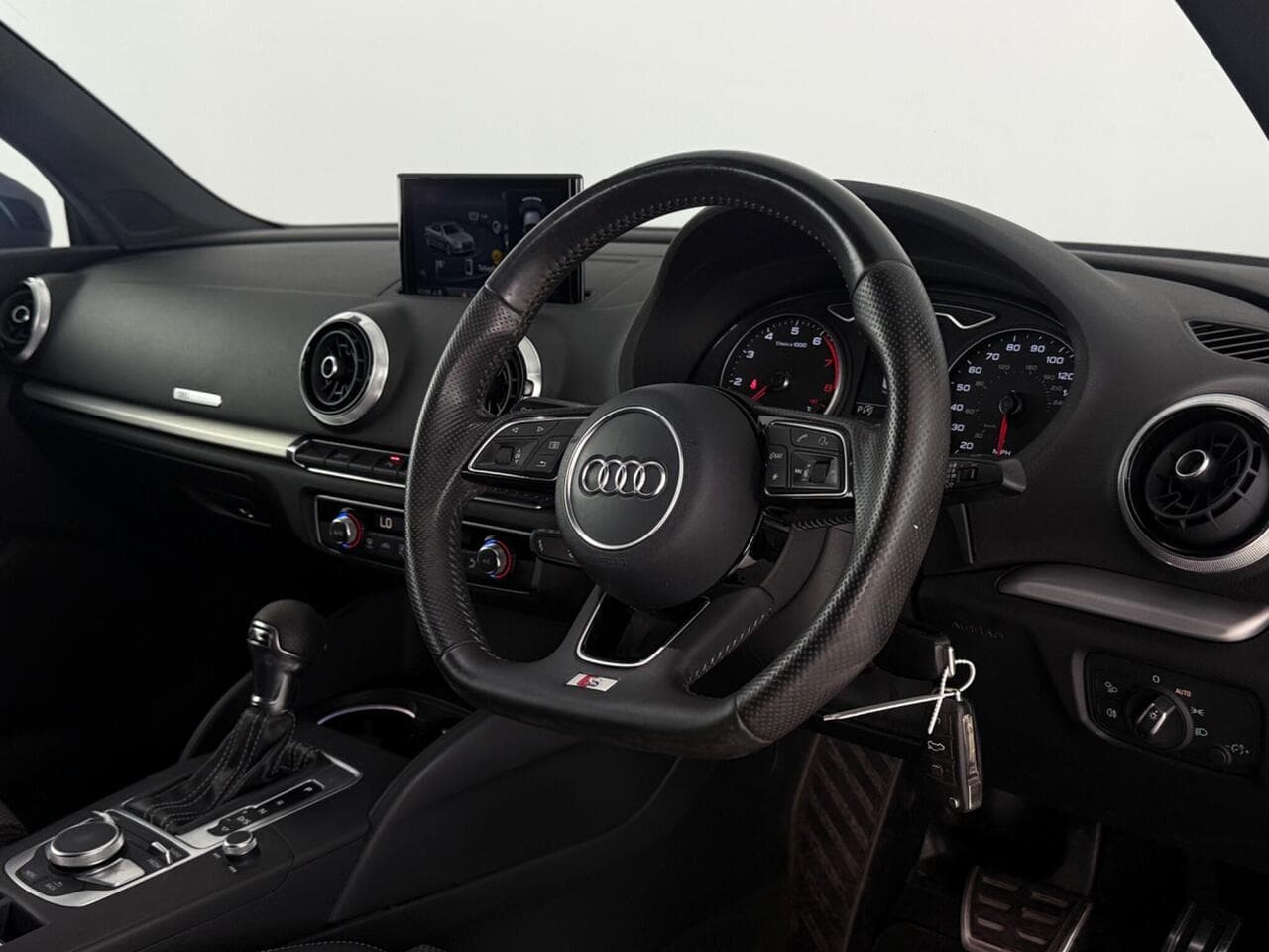 Audi A3 Cabriolet thumbnail Interior Front