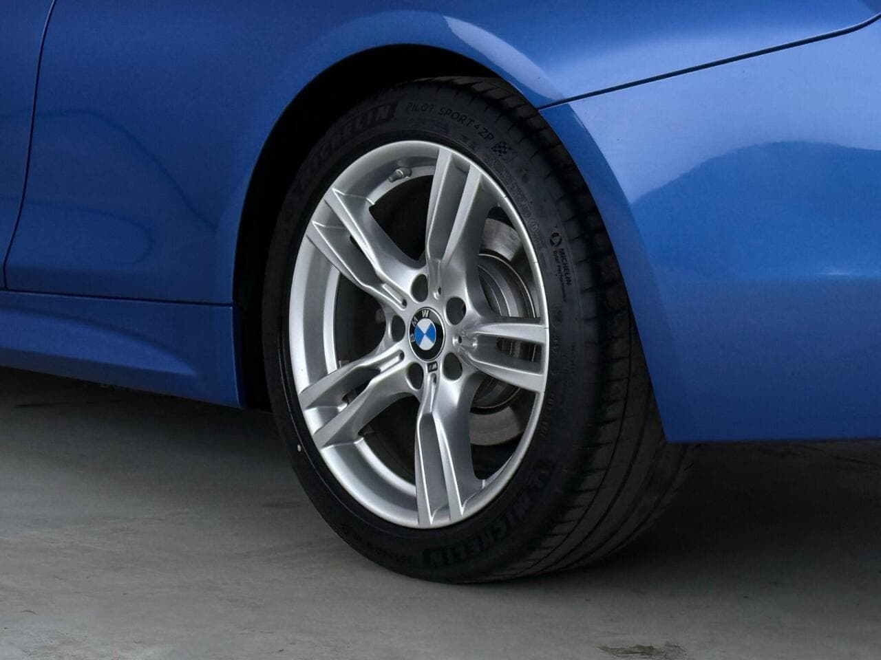 BMW 4 Series thumbnail Wheel