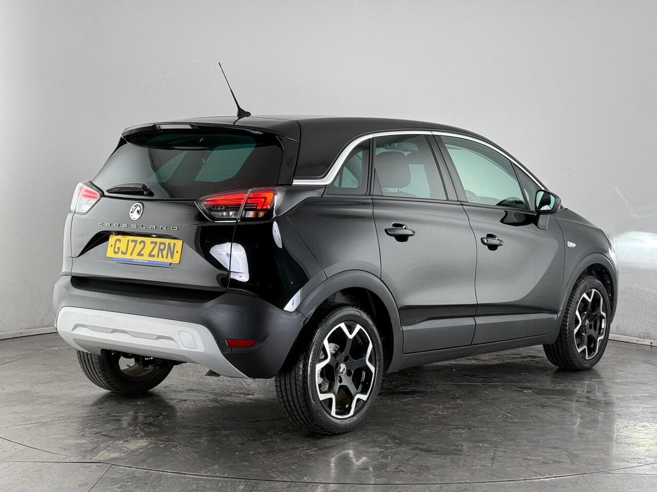 Vauxhall Crossland thumbnail Rear Right