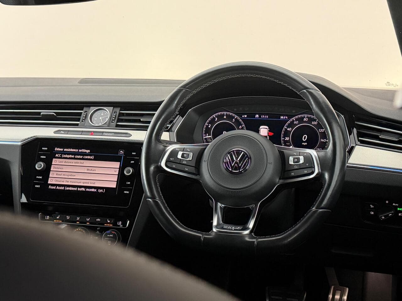 Volkswagen Arteon thumbnail Steering Wheel