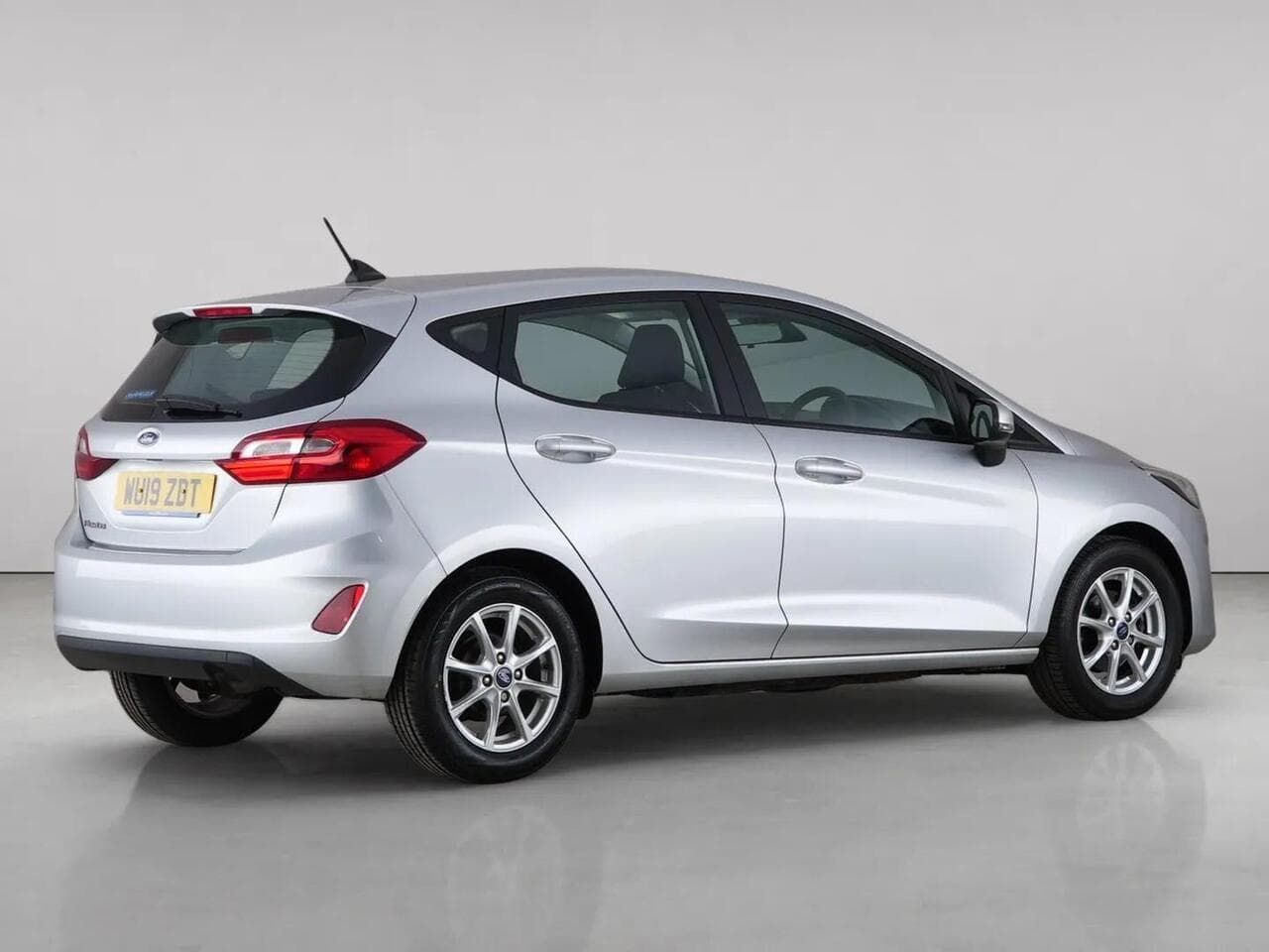 Ford Fiesta thumbnail Rear Right