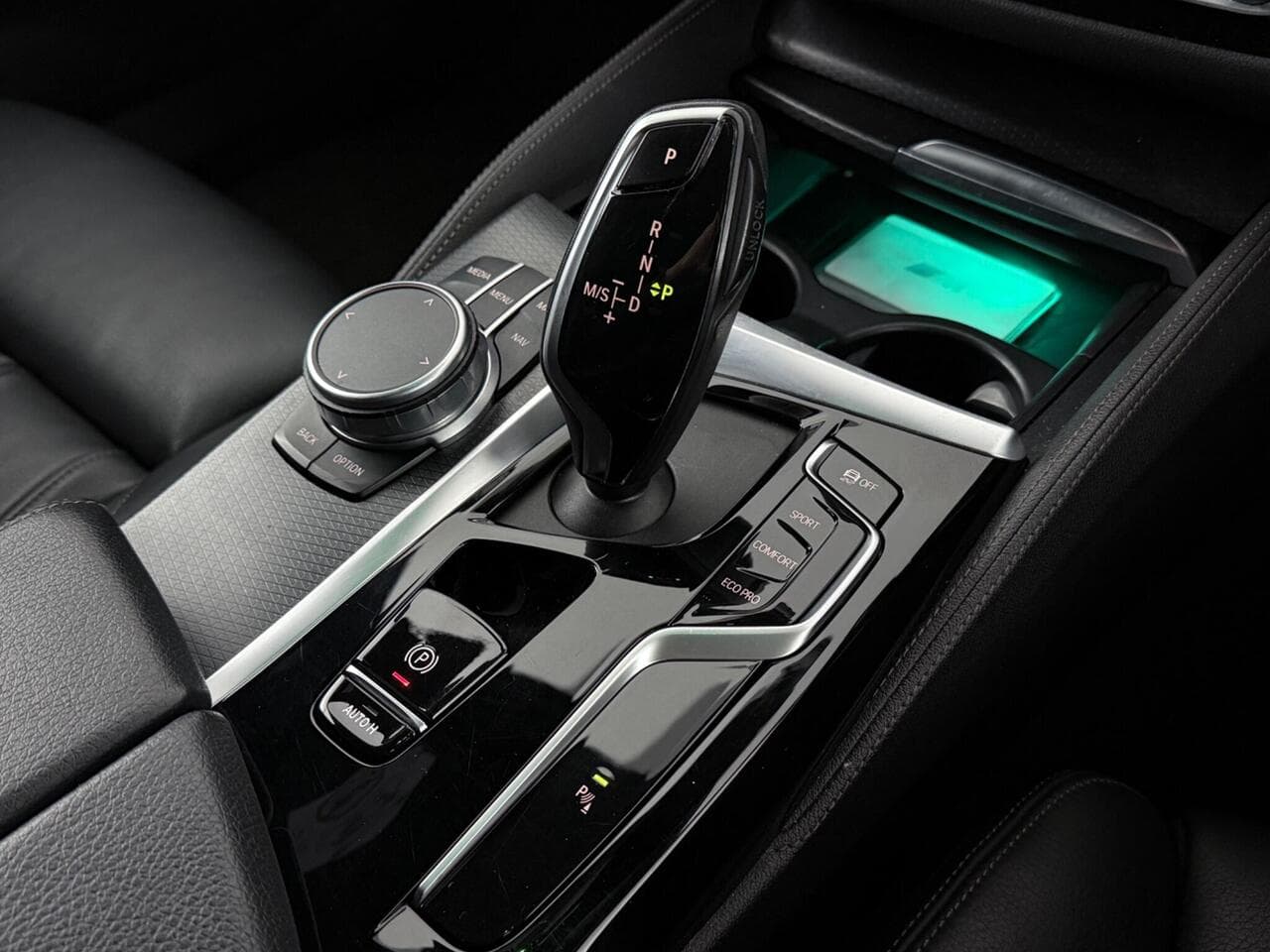 BMW 5 Series thumbnail Interior Front