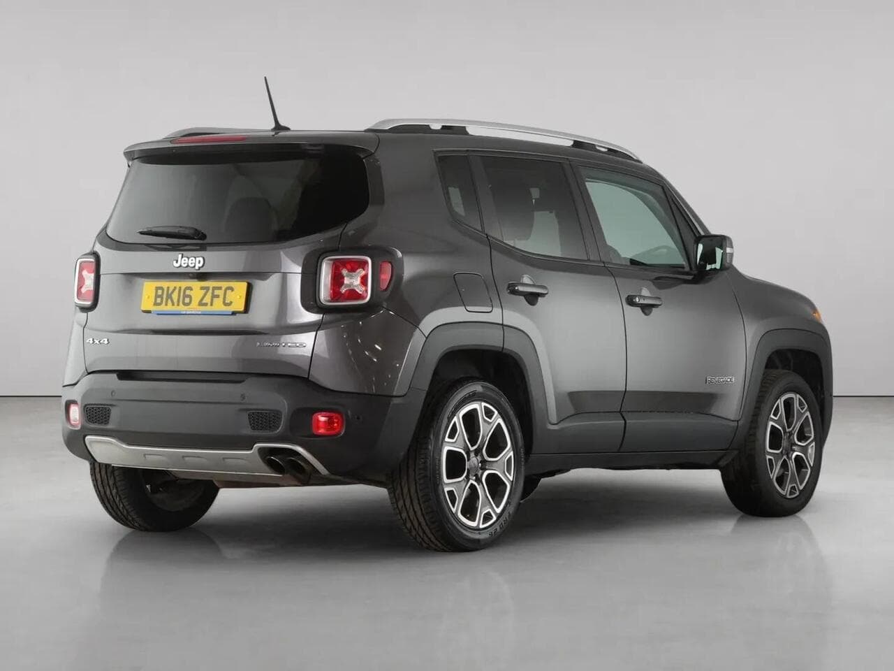Jeep Renegade thumbnail Rear Right