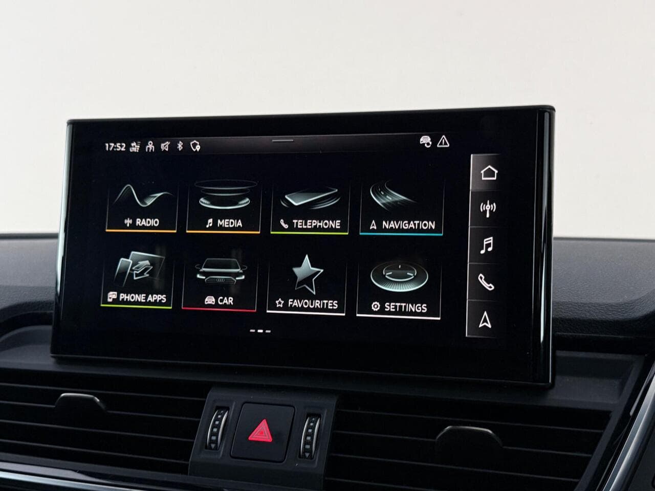 Audi Q5 thumbnail Infotainment System