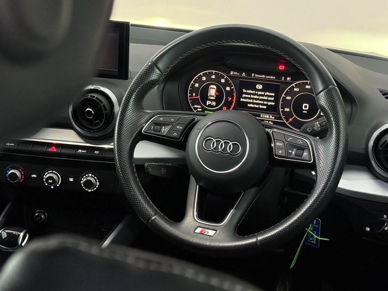Audi Q2 thumbnail Steering Wheel