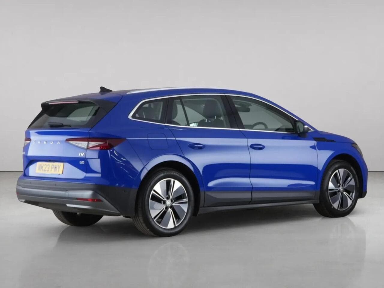 Skoda Enyaq thumbnail Side Right