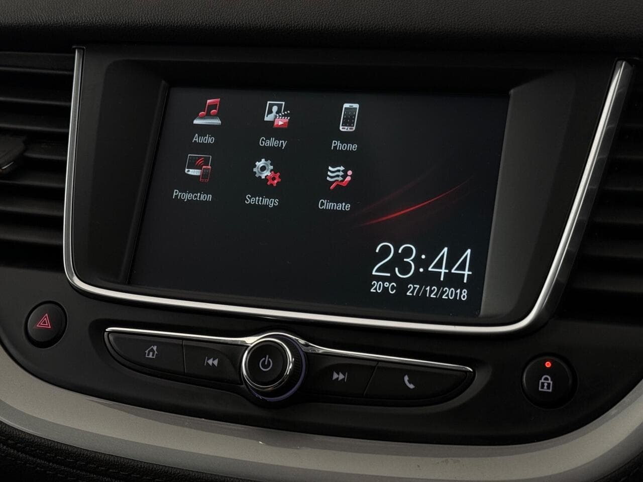 Vauxhall Grandland X thumbnail Infotainment System
