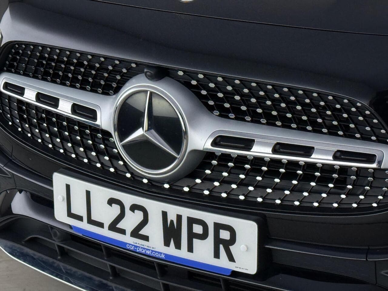 Mercedes-Benz GLA thumbnail Badge Exterior