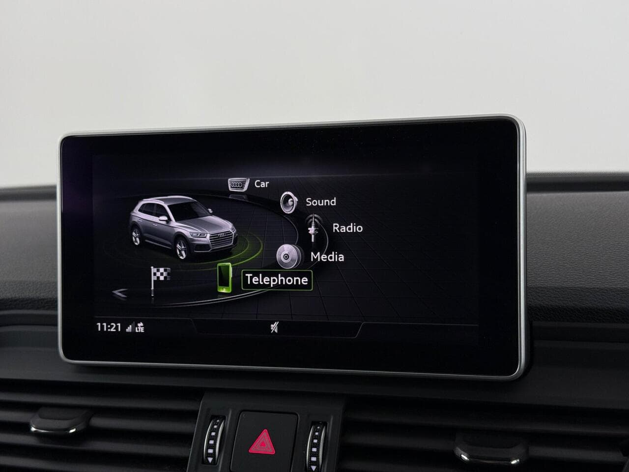 Audi Q5 thumbnail Infotainment System
