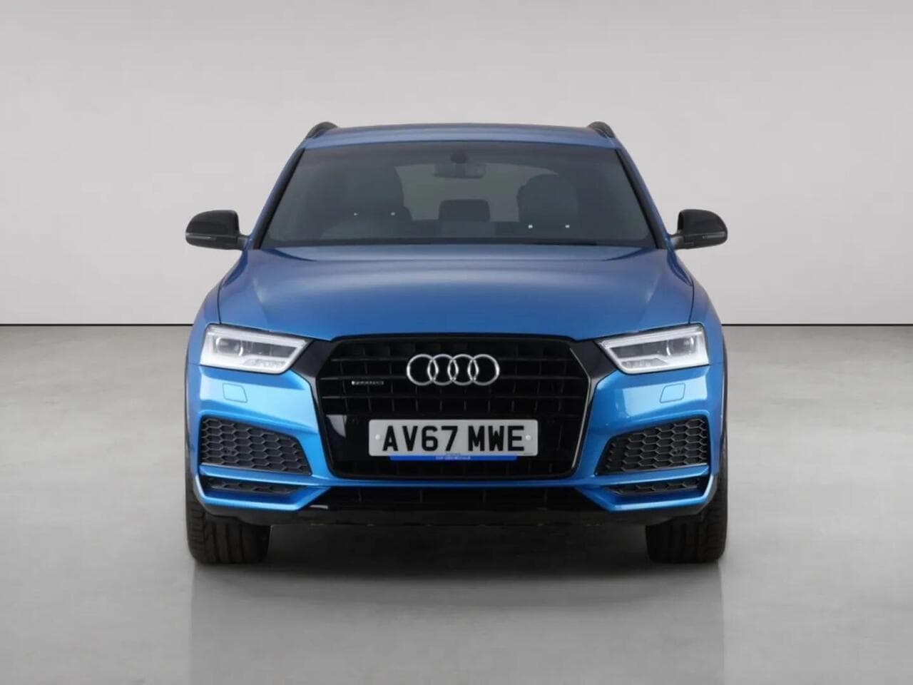Audi Q3 thumbnail Front