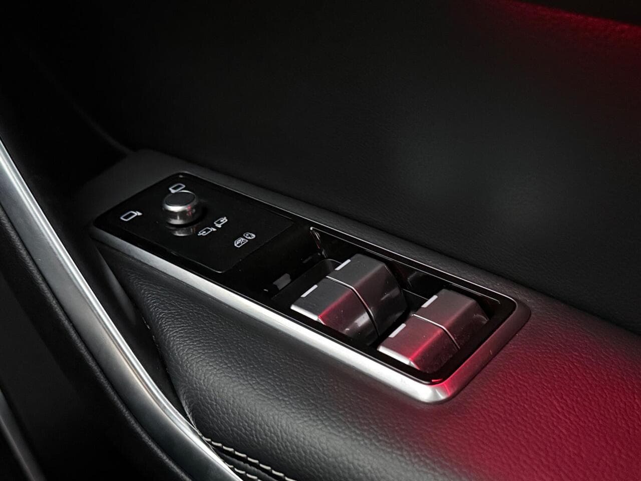 Jaguar F-PACE thumbnail Misc Controls