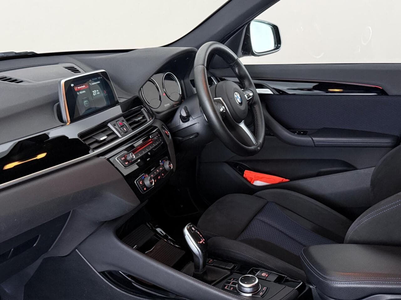 BMW X1 thumbnail Interior Front