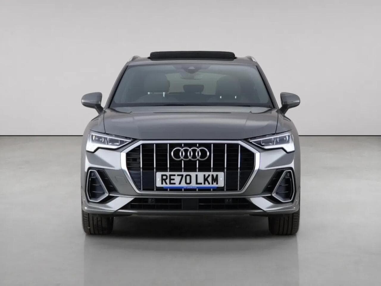 Audi Q3 thumbnail Front