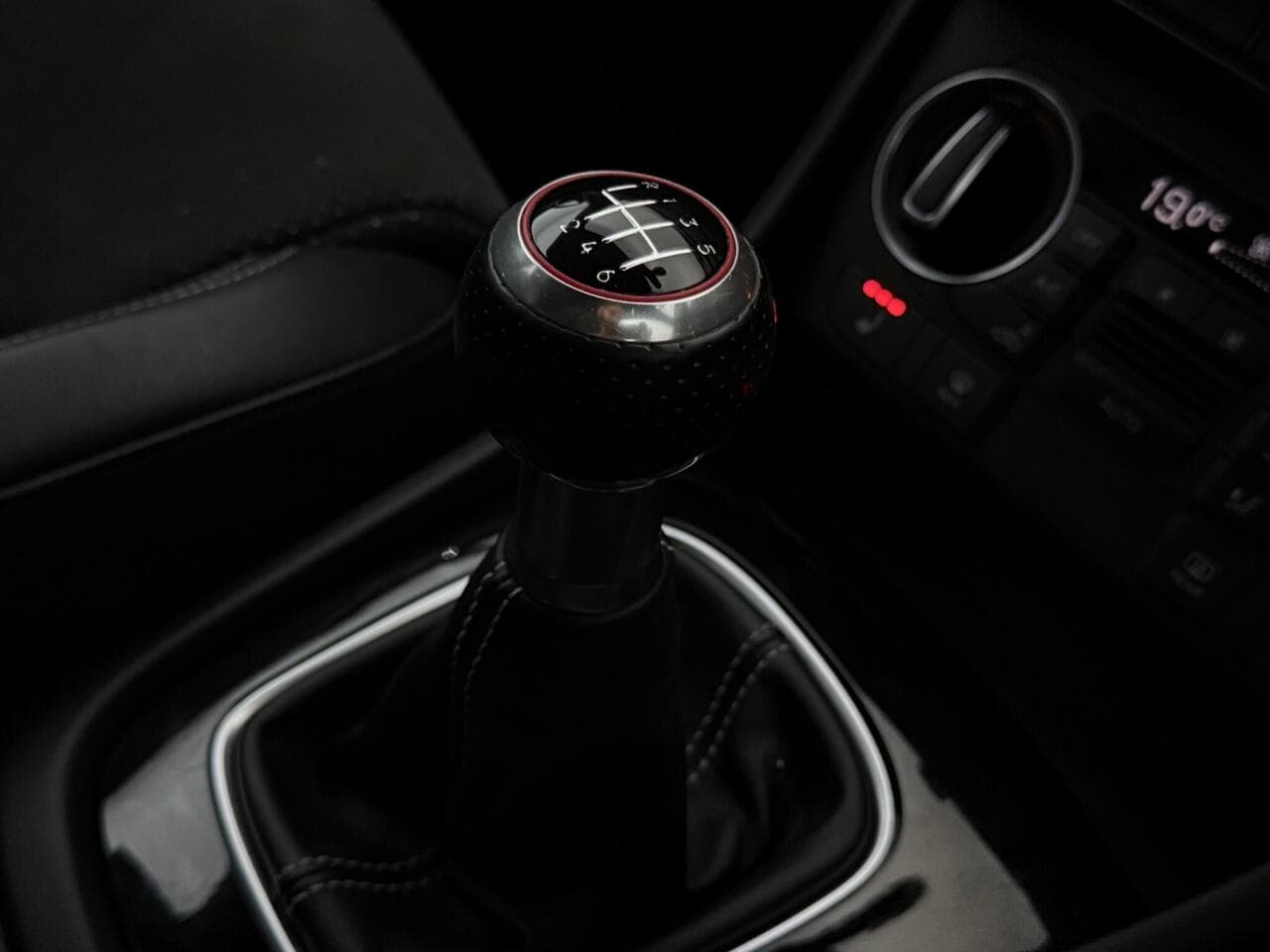 Audi Q3 thumbnail Interior Front