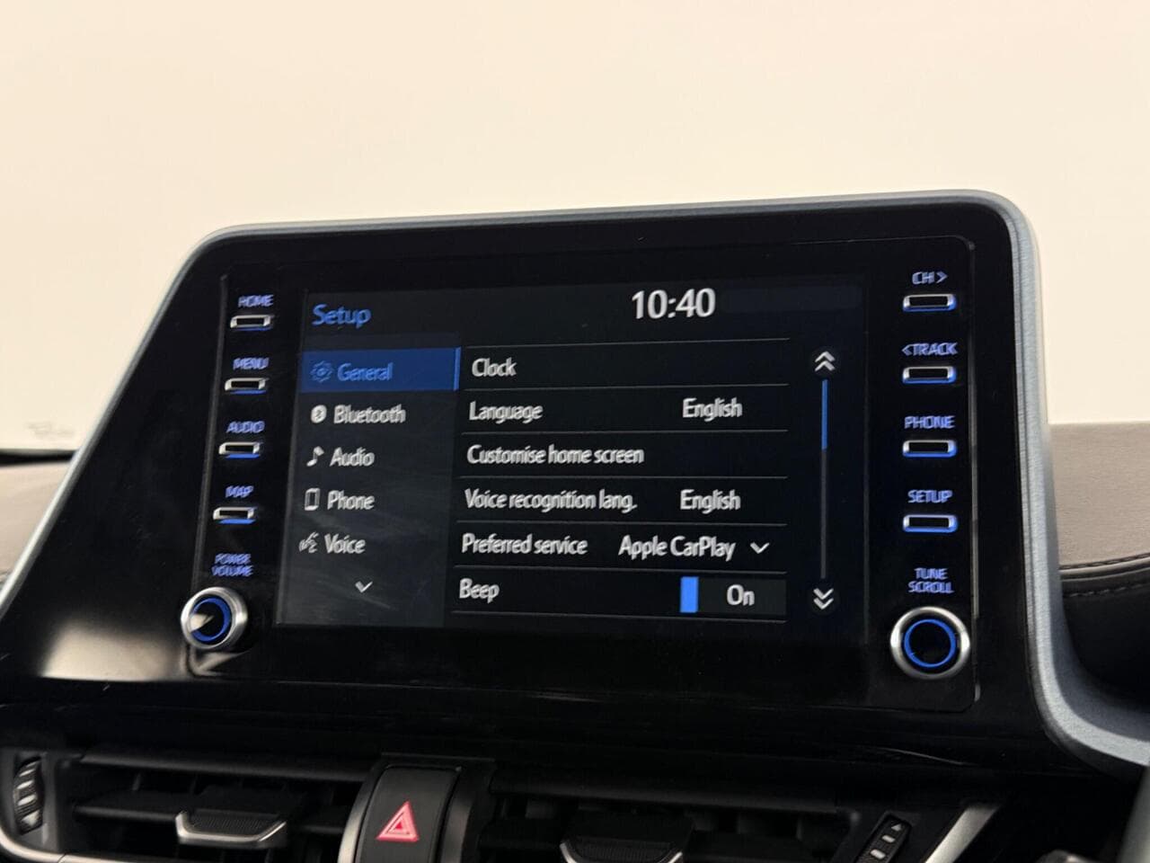 Toyota C-HR thumbnail Infotainment System