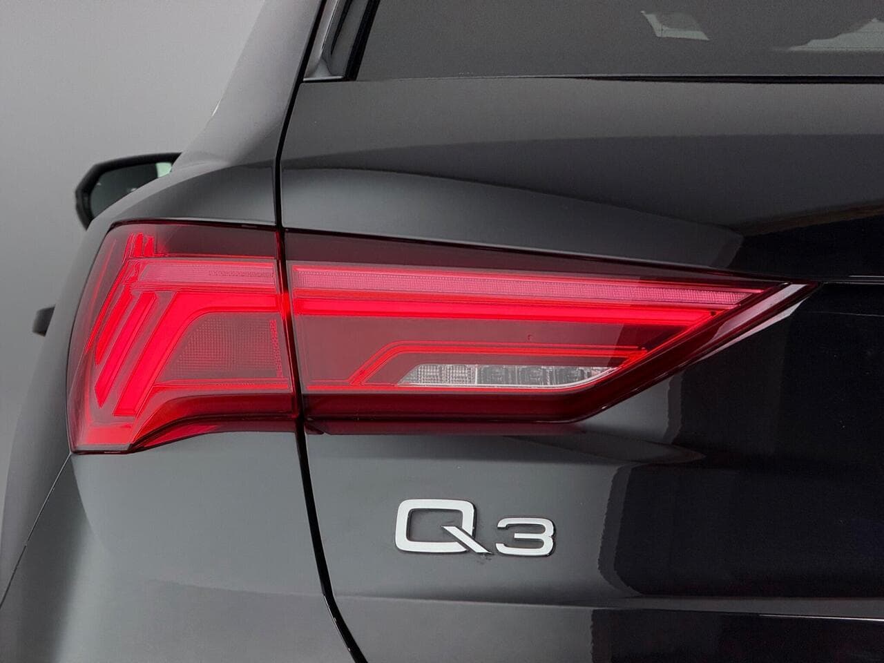Audi Q3 thumbnail Lights Rear
