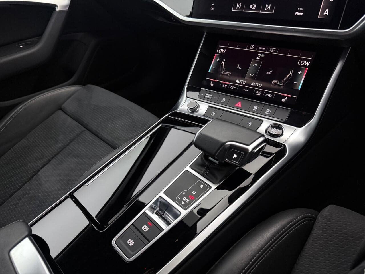 Audi A6 Avant thumbnail Interior Front