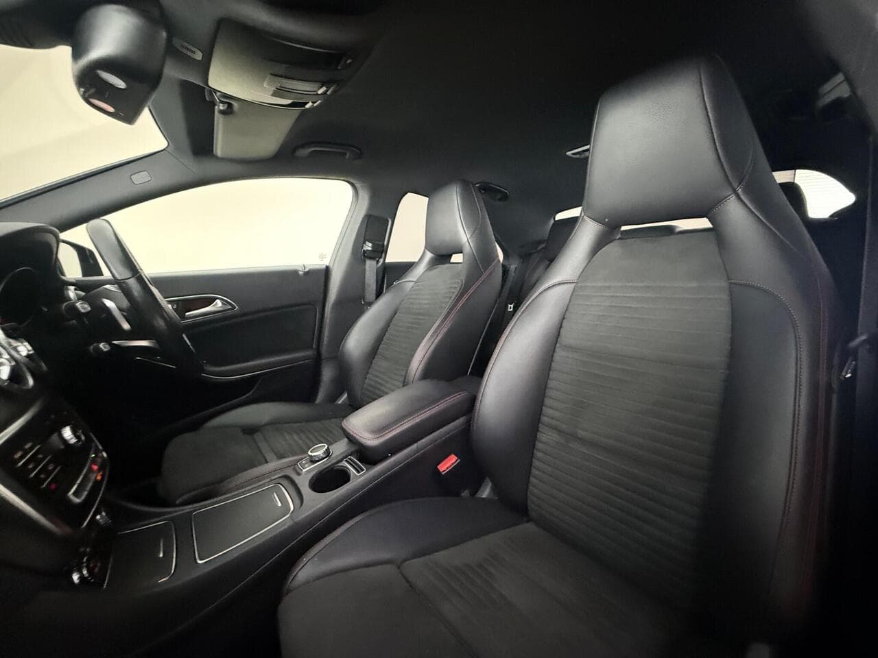 Mercedes-Benz CLA thumbnail Seat Front Passenger