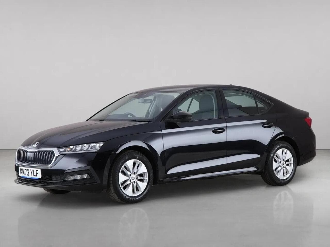 Skoda Octavia thumbnail Front Left