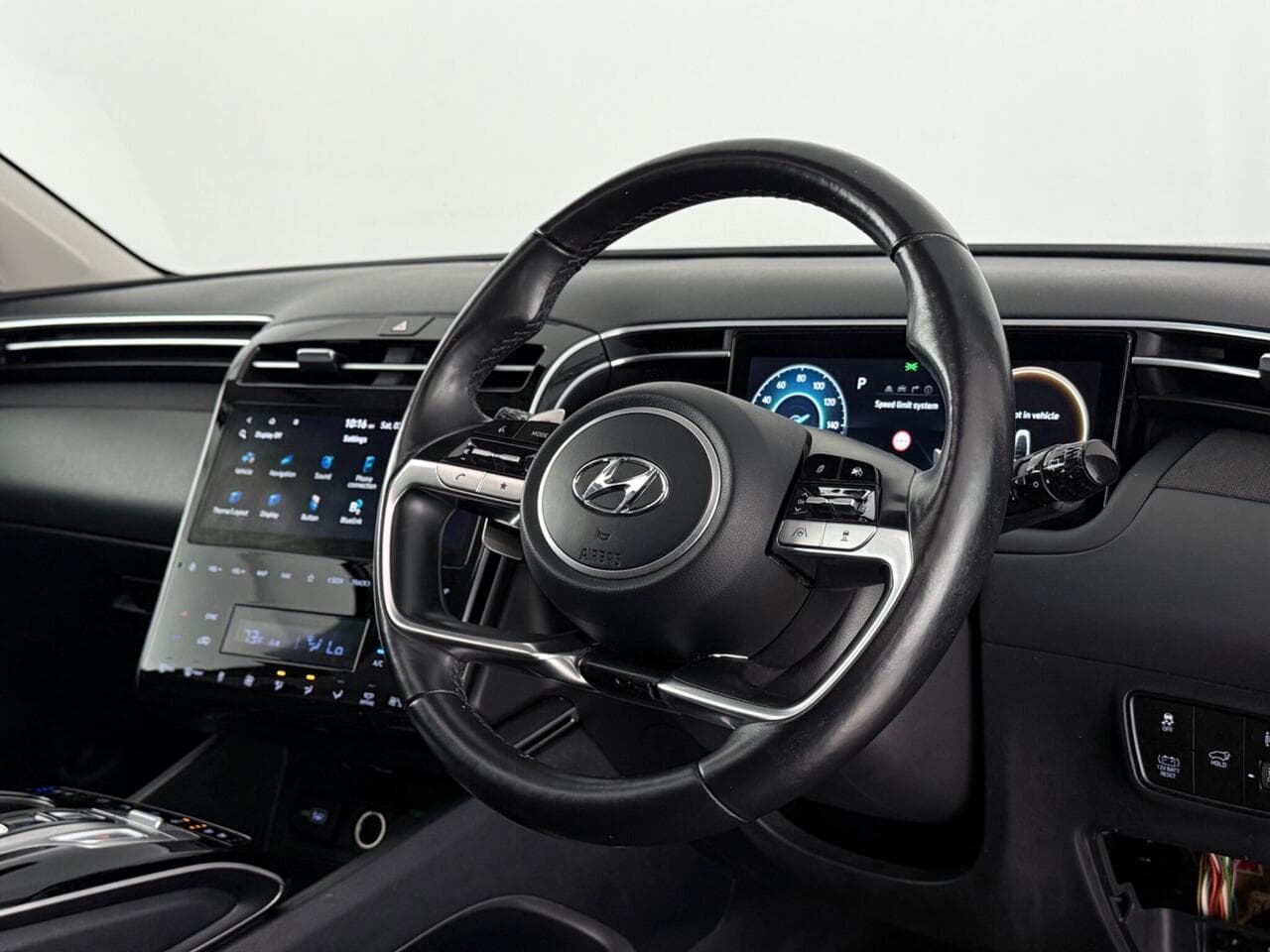 Hyundai TUCSON thumbnail Steering Wheel