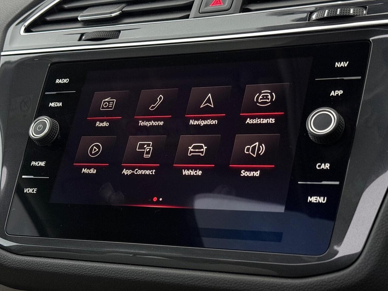 Volkswagen Tiguan Allspace thumbnail Infotainment System