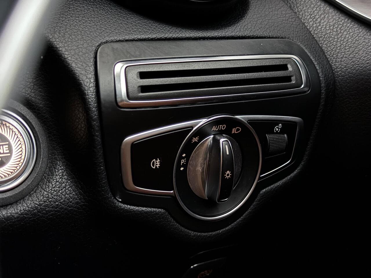 Mercedes-Benz C Class thumbnail Misc Controls