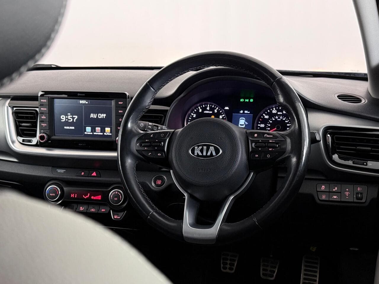 Kia Stonic thumbnail Steering Wheel