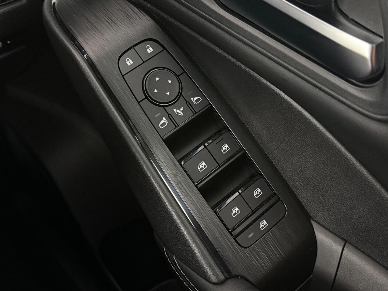 Nissan Qashqai thumbnail Misc Controls